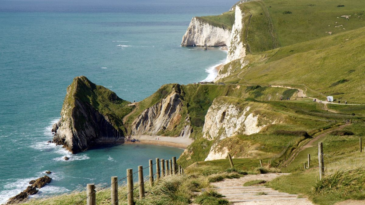 Anglijoje atidaromas ilgiausias pasaulyje pakrantės pėsčiųjų takas: tam prireikė 18 metų