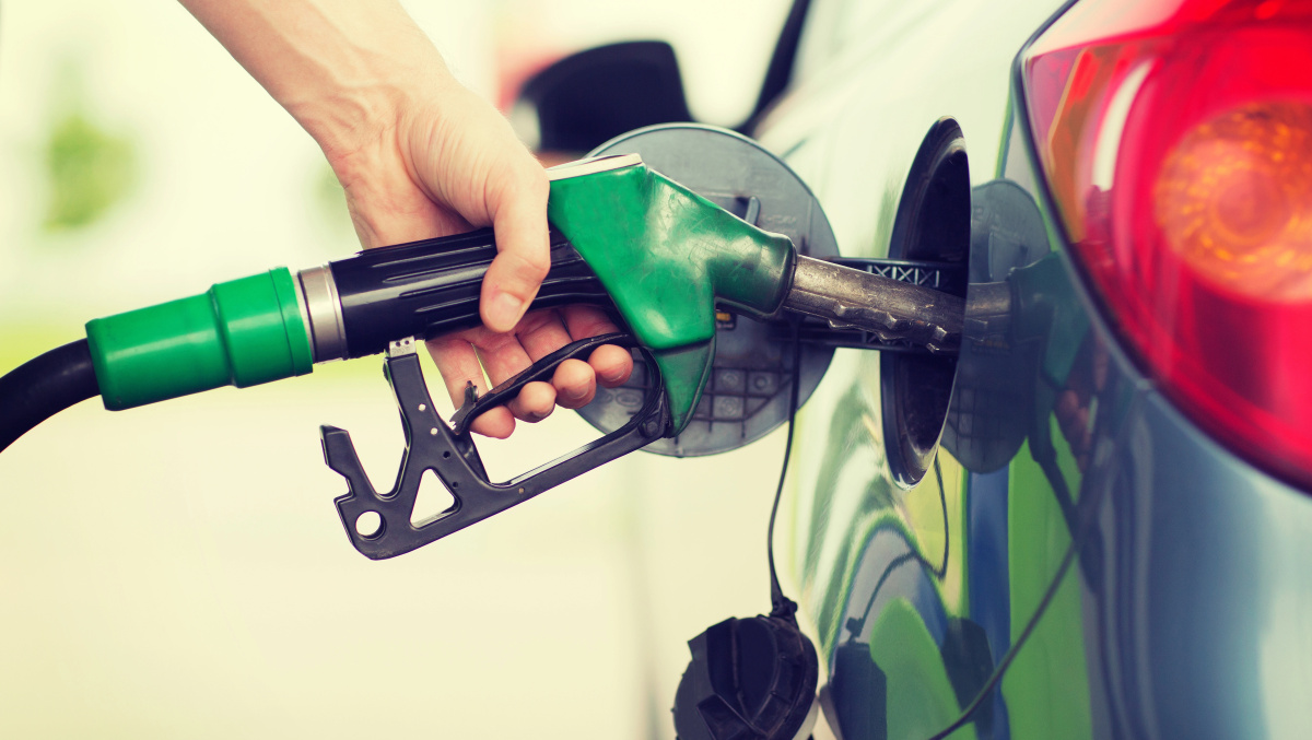 Asociacija: degalų kainos JK toliau kils, tačiau tiekimas „stabilus“