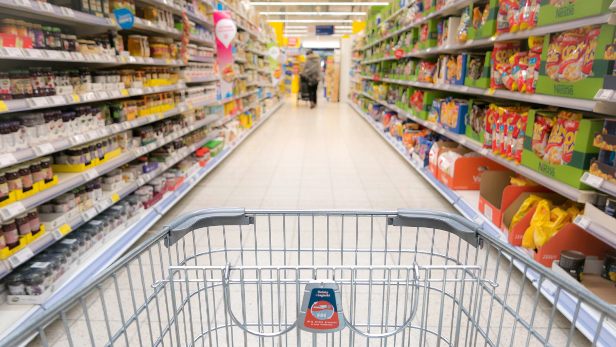 Infliacija JK stabilizavosi, dėl karo prognozuojamas kainų augimas