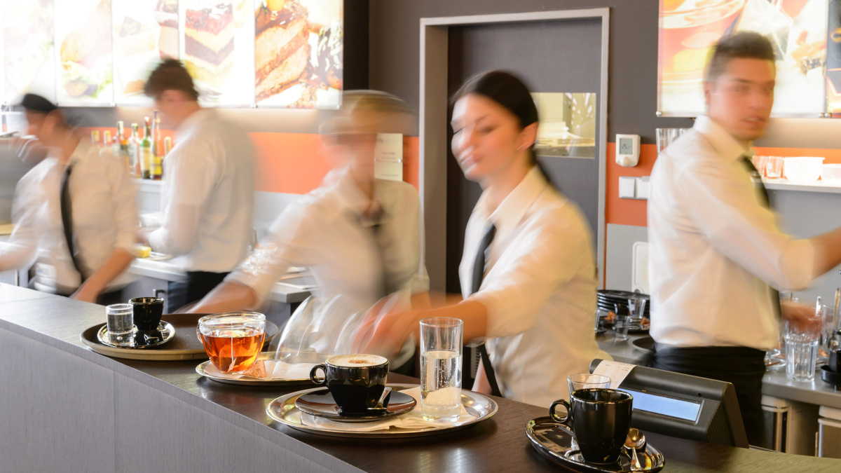 Jungtinėje Karalystėje padidėjo minimalus atlyginimas