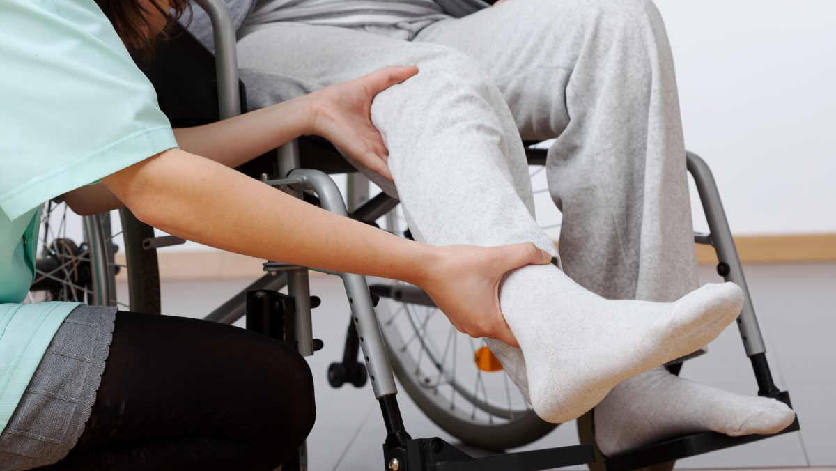 Dėl NHS reabilitacijos personalo trūkumo JK kenčia insultą patyrę pacientai