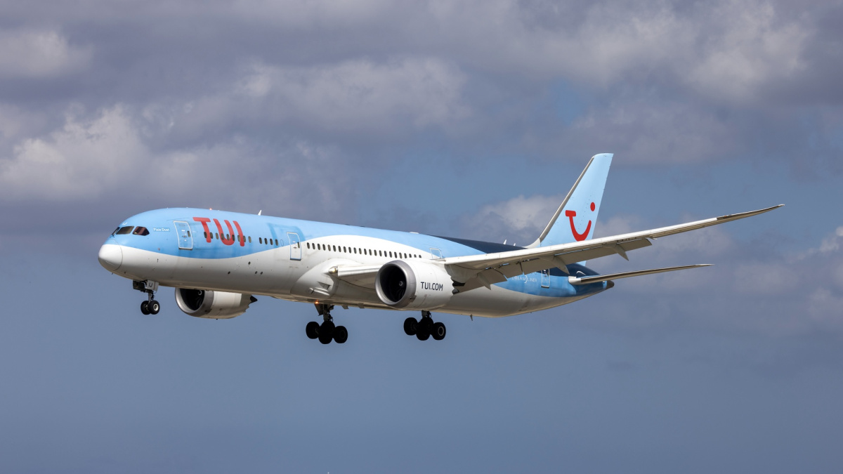 8 mirė, šimtai susirgo: populiariose salose atostogavę Britanijos gyventojai kaltina kelionių bendrovę „Tui“ 