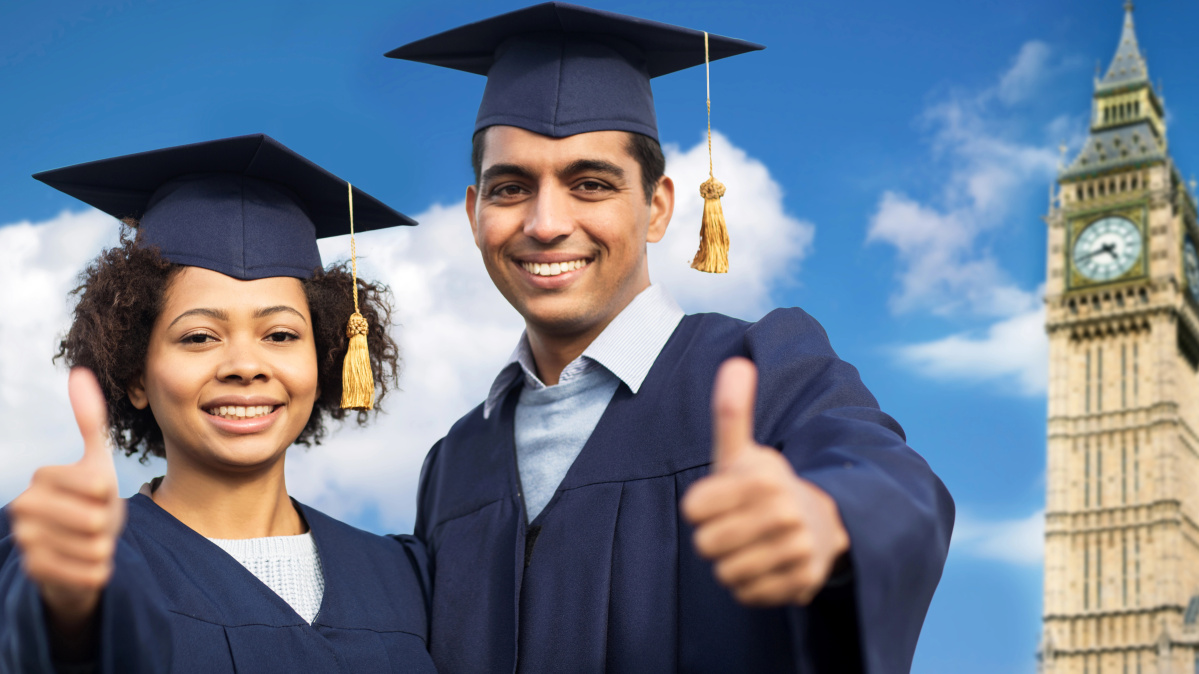 Jungtinėje Karalystėje bus apribotos studentiškų paskolų palūkanų normos