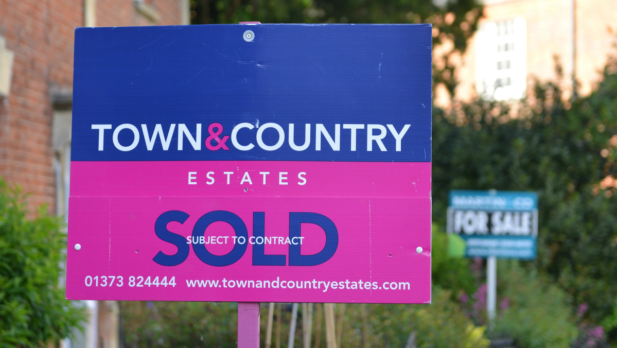 Karo Irane sukeltas nerimas Jungtinėje Karalystėje nusmukdė būsto kainas