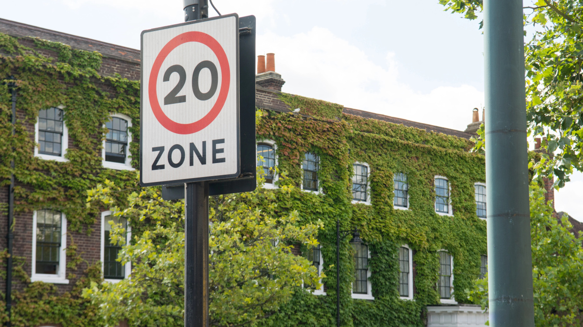 Nubaustų vairuotojų skaičius JK pasiekė beveik milijoną, įvardijama pagrindinė priežastis