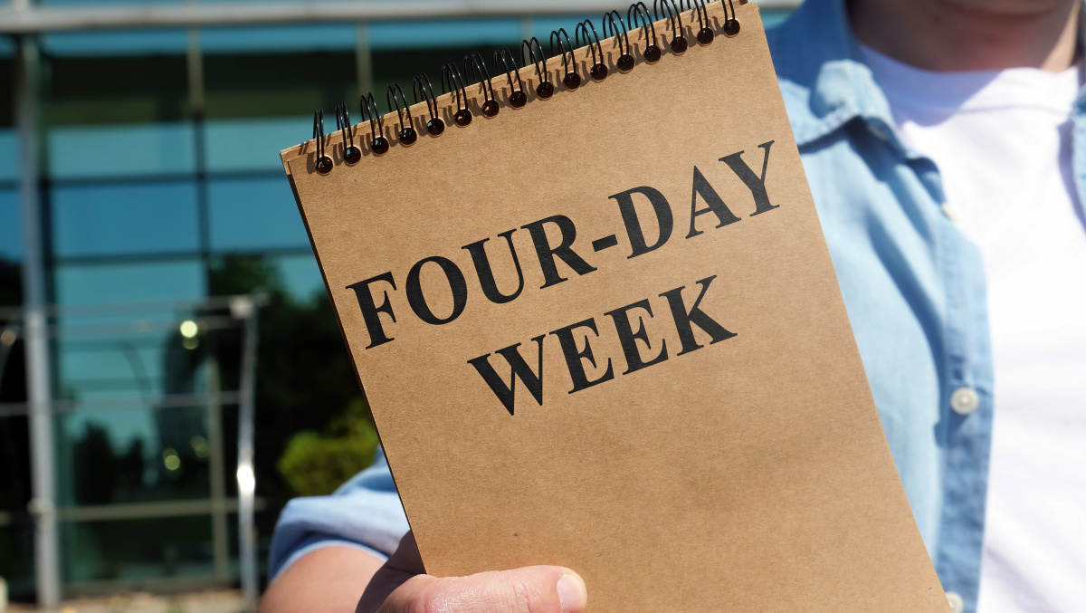 Konservatoriai žada uždrausti keturių dienų darbo savaitę viešajame sektoriuje
