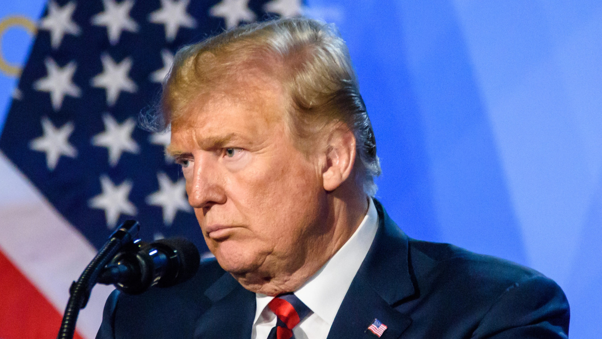 Apklausa: daugiau nei pusė JK gyventojų dėl karo su Iranu neigiamai vertina JAV