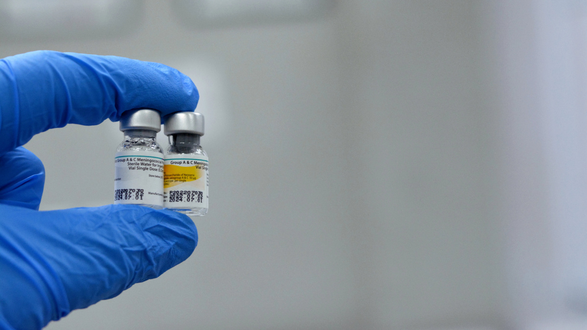 Po meningokoko protrūkio Anglijoje pacientams siūloma antra vakcinos dozė