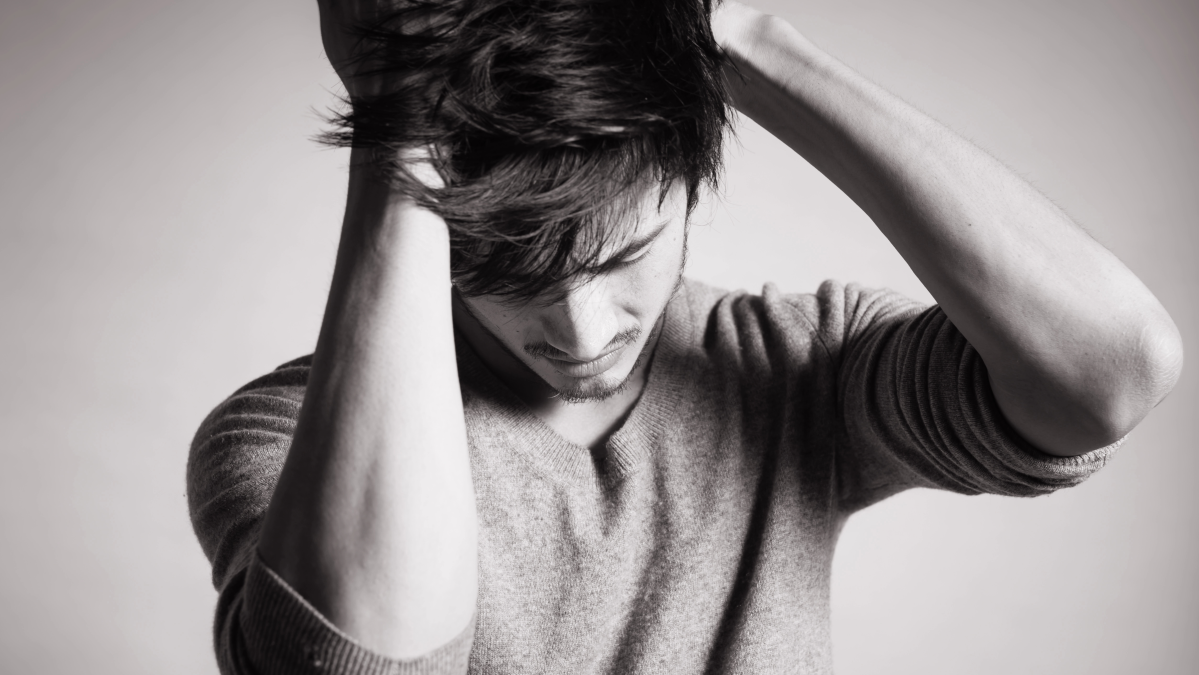 Vis daugiau jaunų vyrų Jungtinėje Karalystėje tebegyvena su tėvais