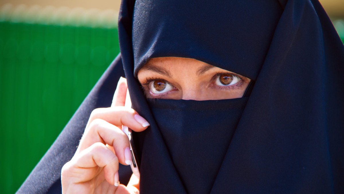 JK išaugo migrantų, melagingai besiskundžiančių dėl smurto artimoje aplinkoje, skaičius