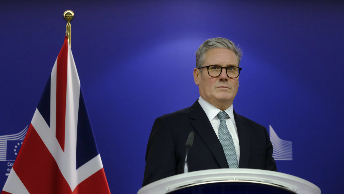 JK premjeras pasibaisėjęs teismo sprendimu paaugliams neskirti laisvės atėmimo bausmių dėl išžaginimo