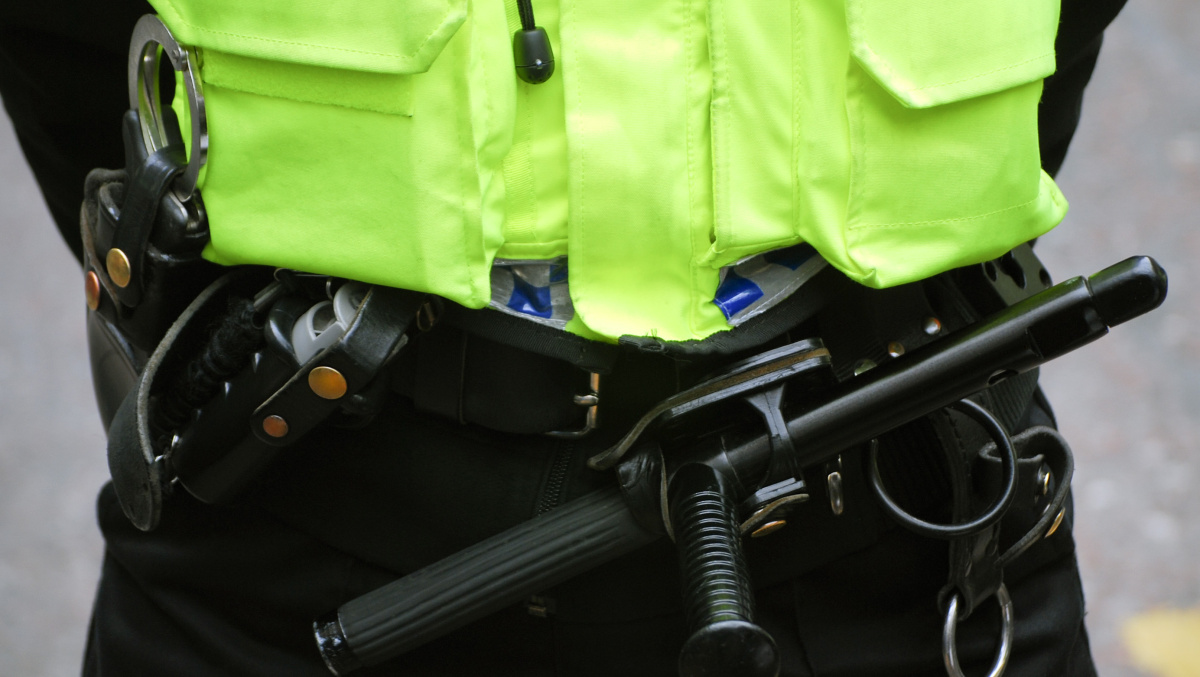 Po paauglio nužudymo – susirėmimai su policija Southamptone