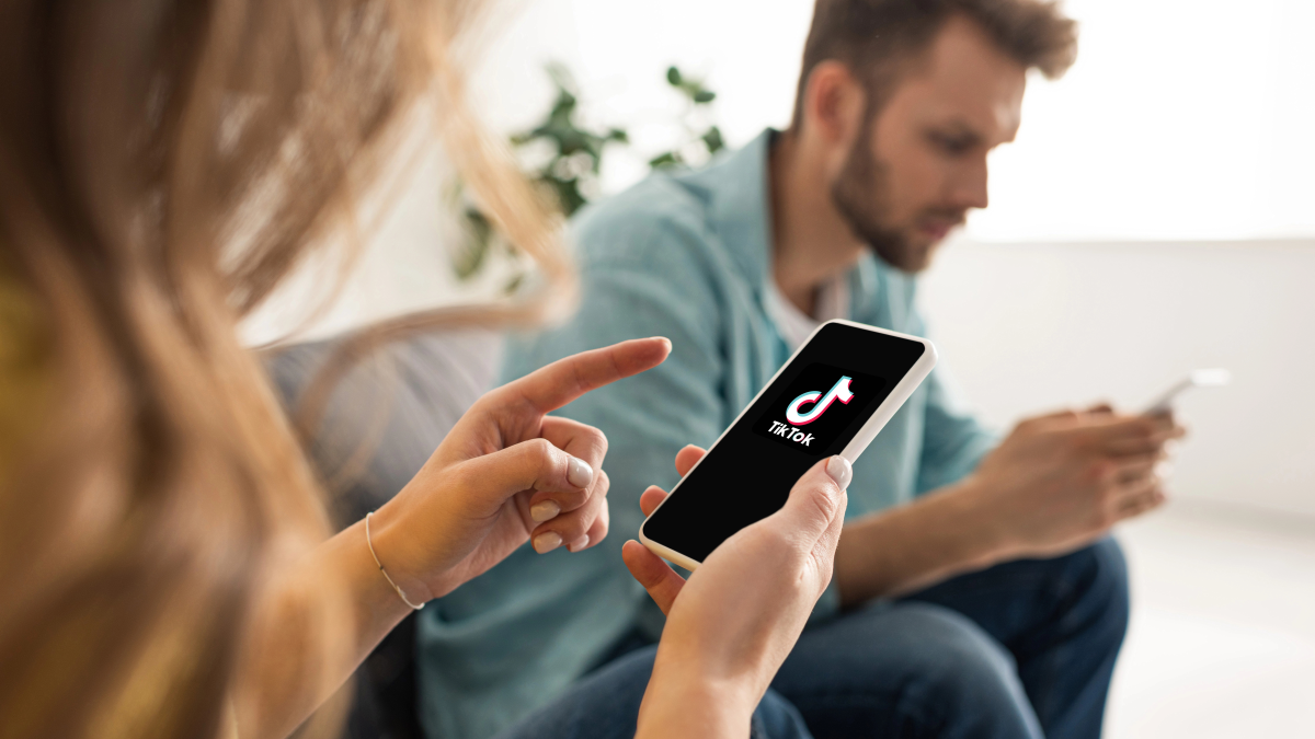 Rytų Londone sulaikyti rumunai, per „Tiktok“ programėlę išvilioję milijonus