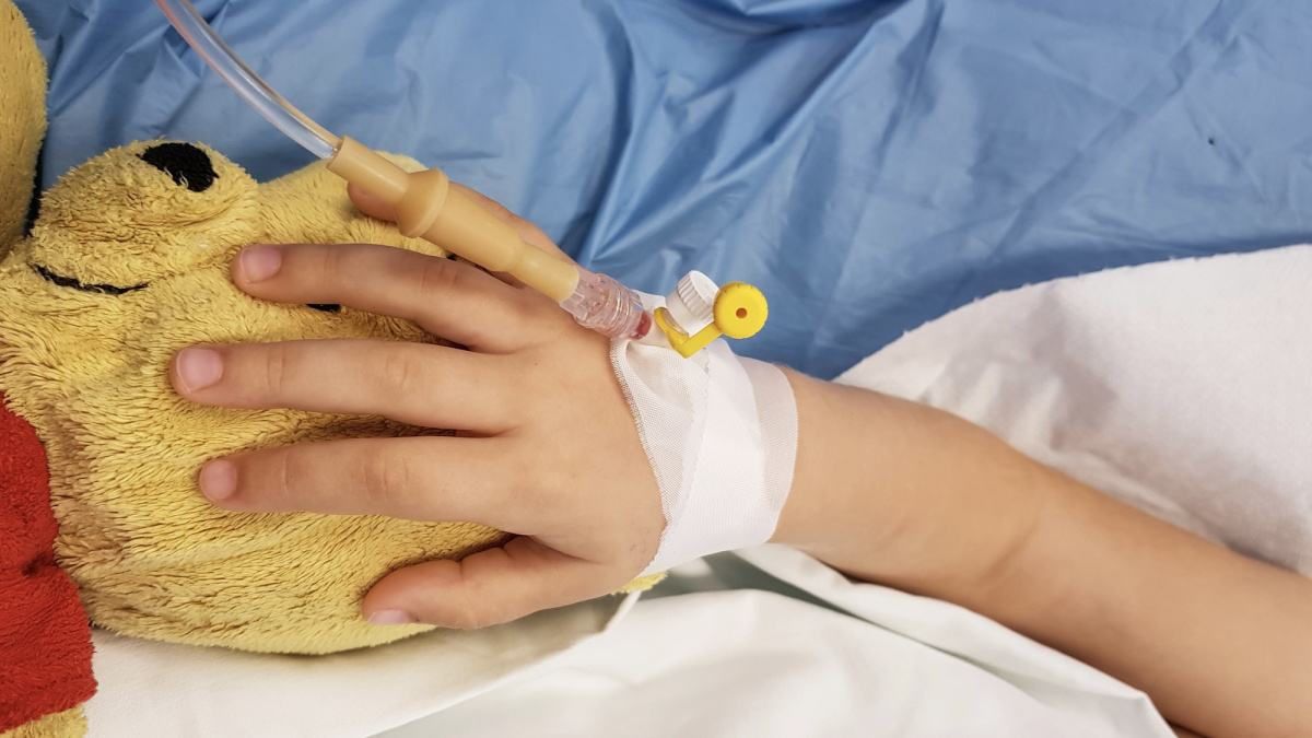 Naujas įstatymas JK užtikrintų finansinę paramą sergančius vaikus slaugantiems tėvams