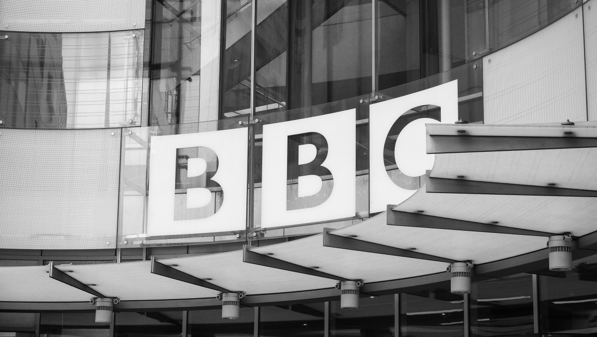 BBC pertvarka: mažins išlaidas, atleis dalį darbuotojų