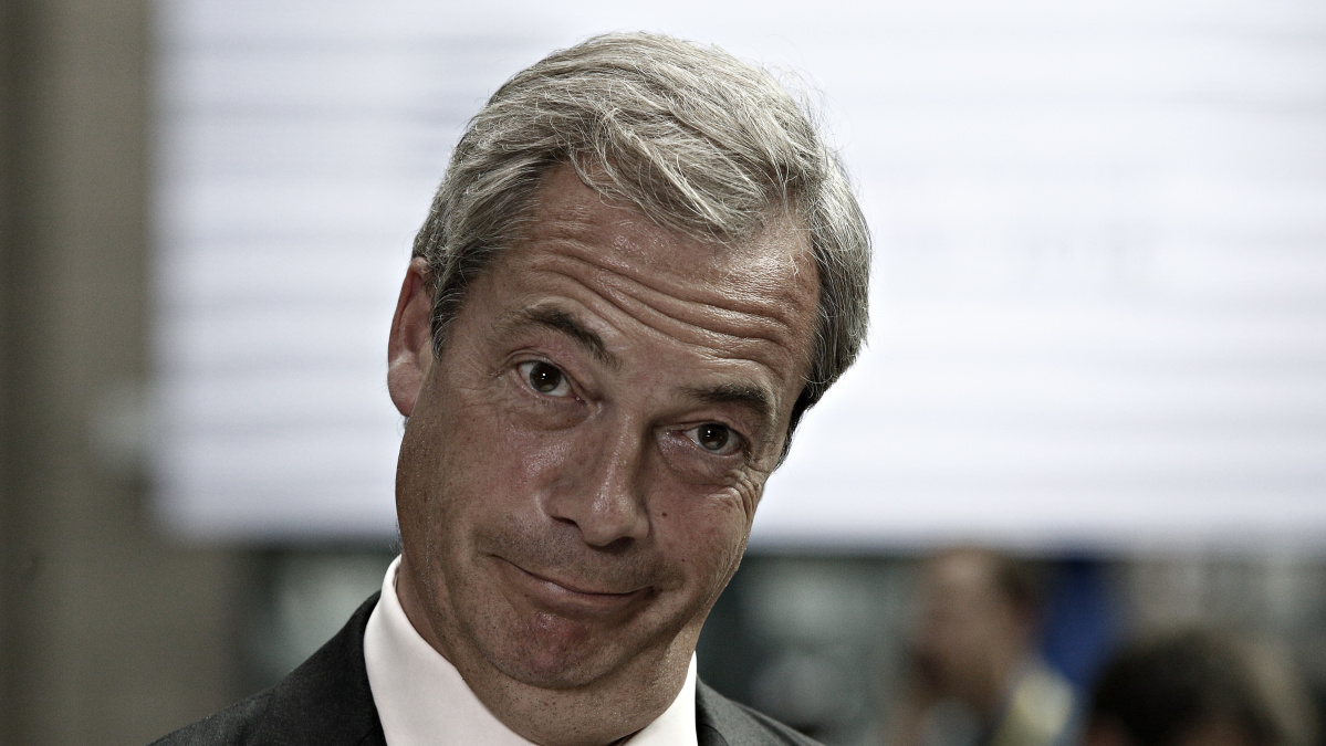 Prieštaringai vertinamas N. Farage'as atsistatydins ir... vėl dalyvaus rinkimuose