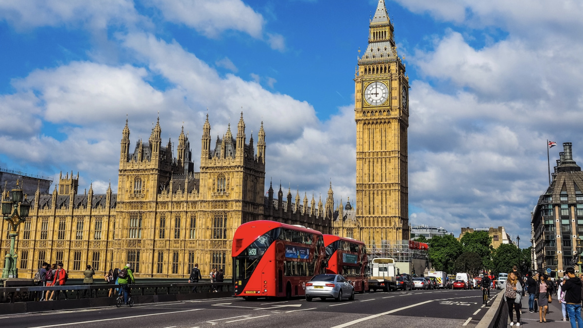„Sostinė tampa saugesnė“ – teigė Londono meras, nes miesto vietinis nusikalstamumas sumažėjo 15 proc. 
