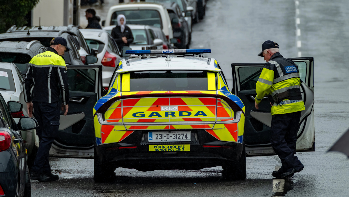 Rimtas incidentas prie Airijos sienos: policija perėmė „itin galingą“ automobilyje paslėptą bombą