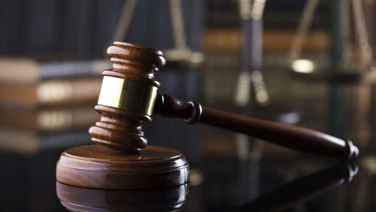 Britas susprogdino vaikystės namus, nes manė, kad buvo išbrauktas iš tėvų testamento