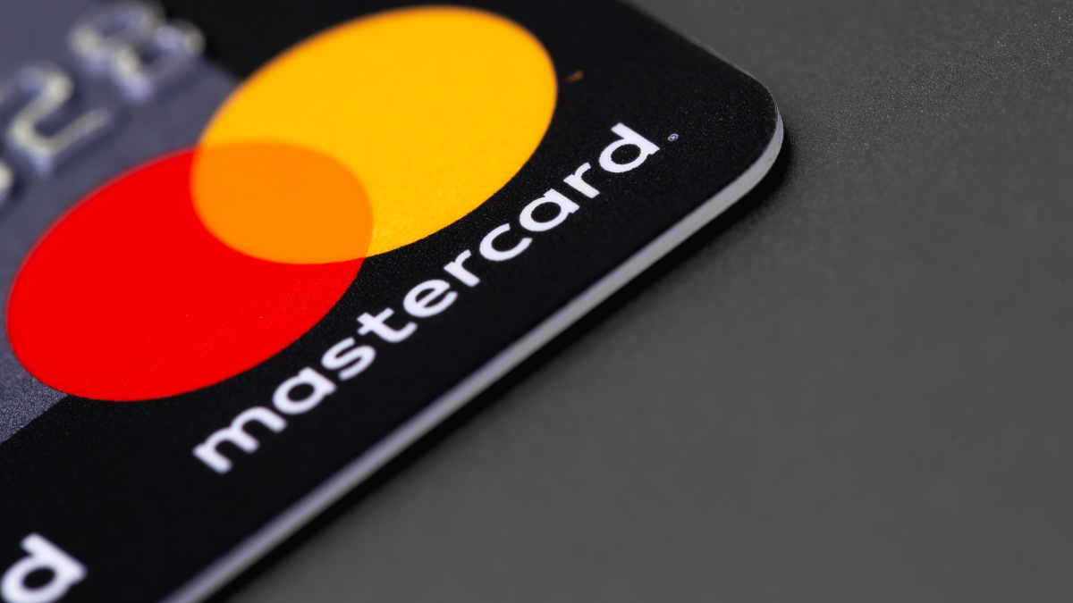„Mastercard“ ieškinys: keli milijonai vartotojų JK gali gauti iki 70 svarų sterlingų