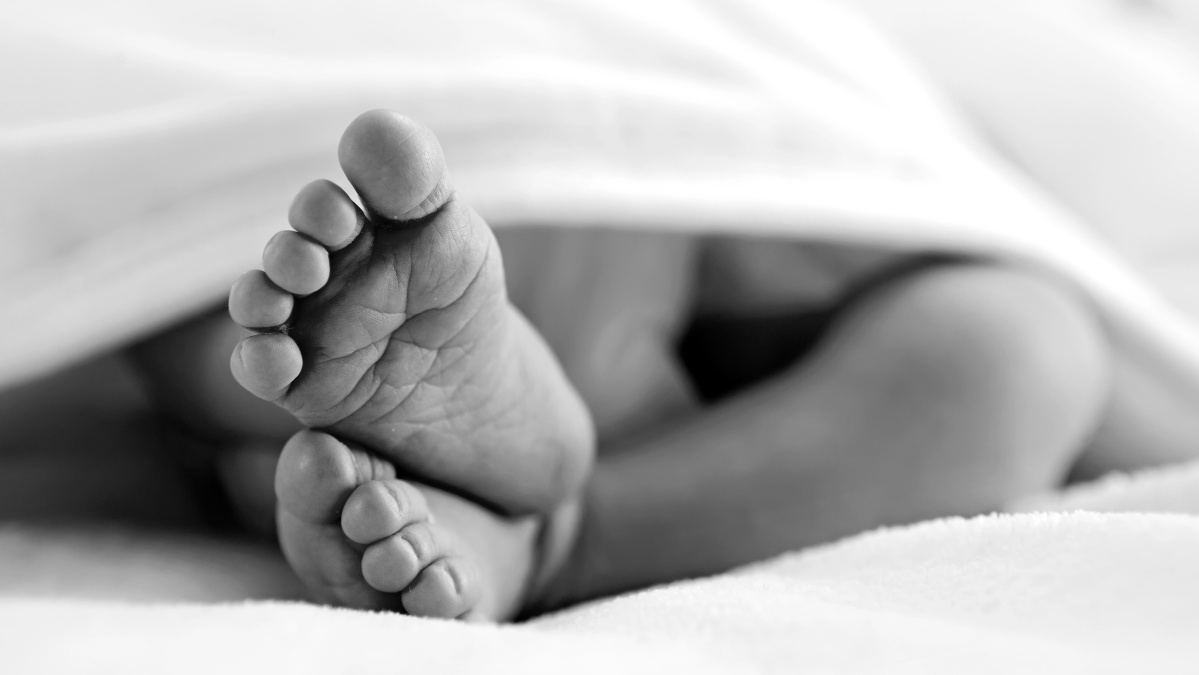 JK dėl kūdikio nužudymo nuteista motina, kuri dukrą kaitino plaukų džiovintuvu