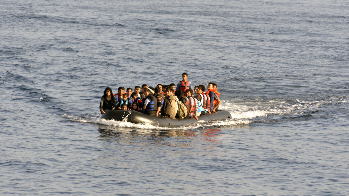 Naujas metų rekordas JK: valtimis per Lamanšo sąsiaurį per dieną perplaukė 781 migrantas