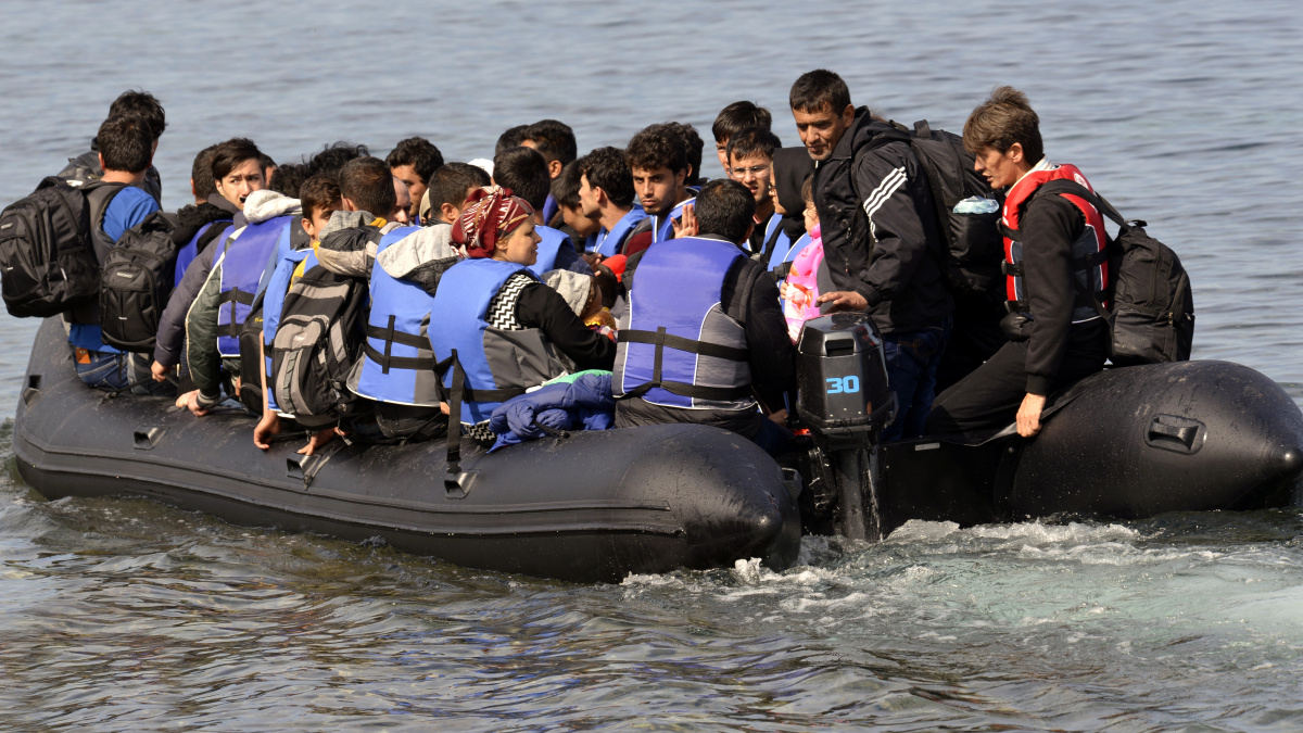 JK oro uoste sulaikytos valtys, kuriomis galima gabenti 1700 nelegalių imigrantų