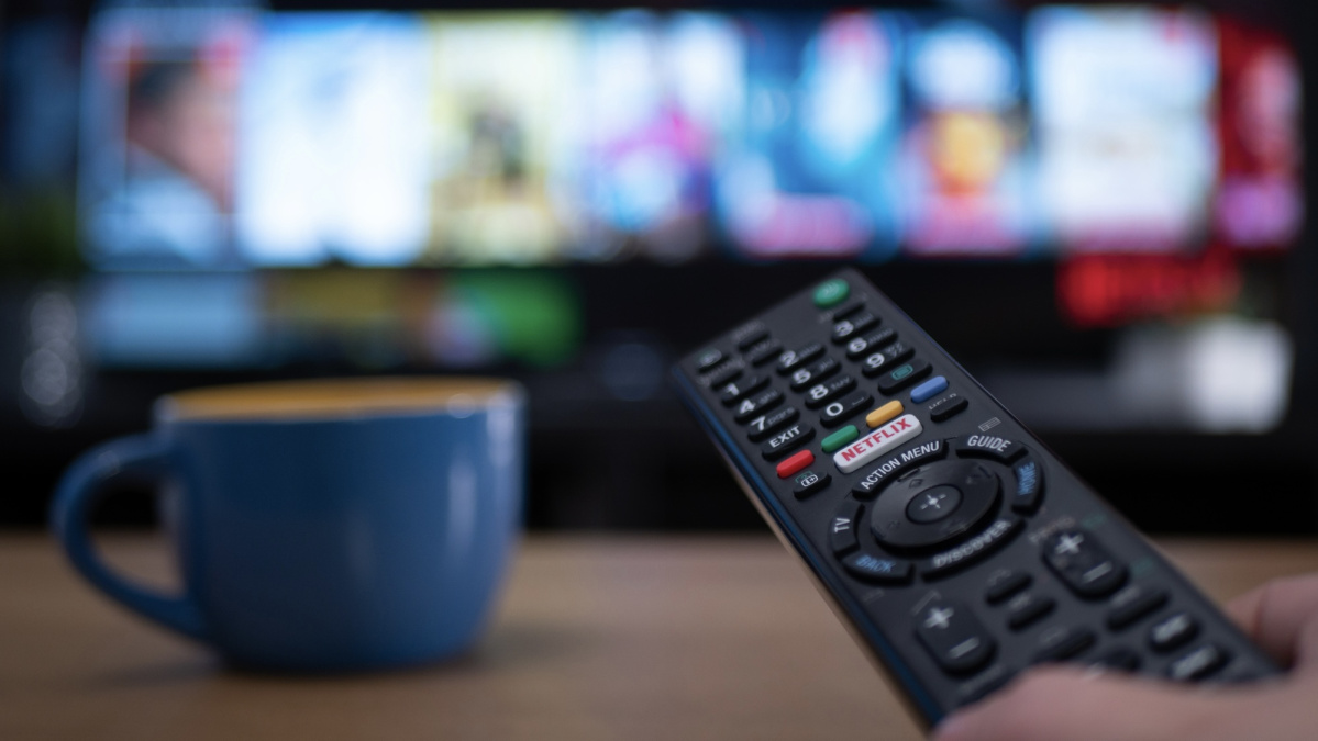 JK TV licencijos mokestis bus išplėstas – reikės mokėti žiūrint ir „YouTube“ ar „Netflix“